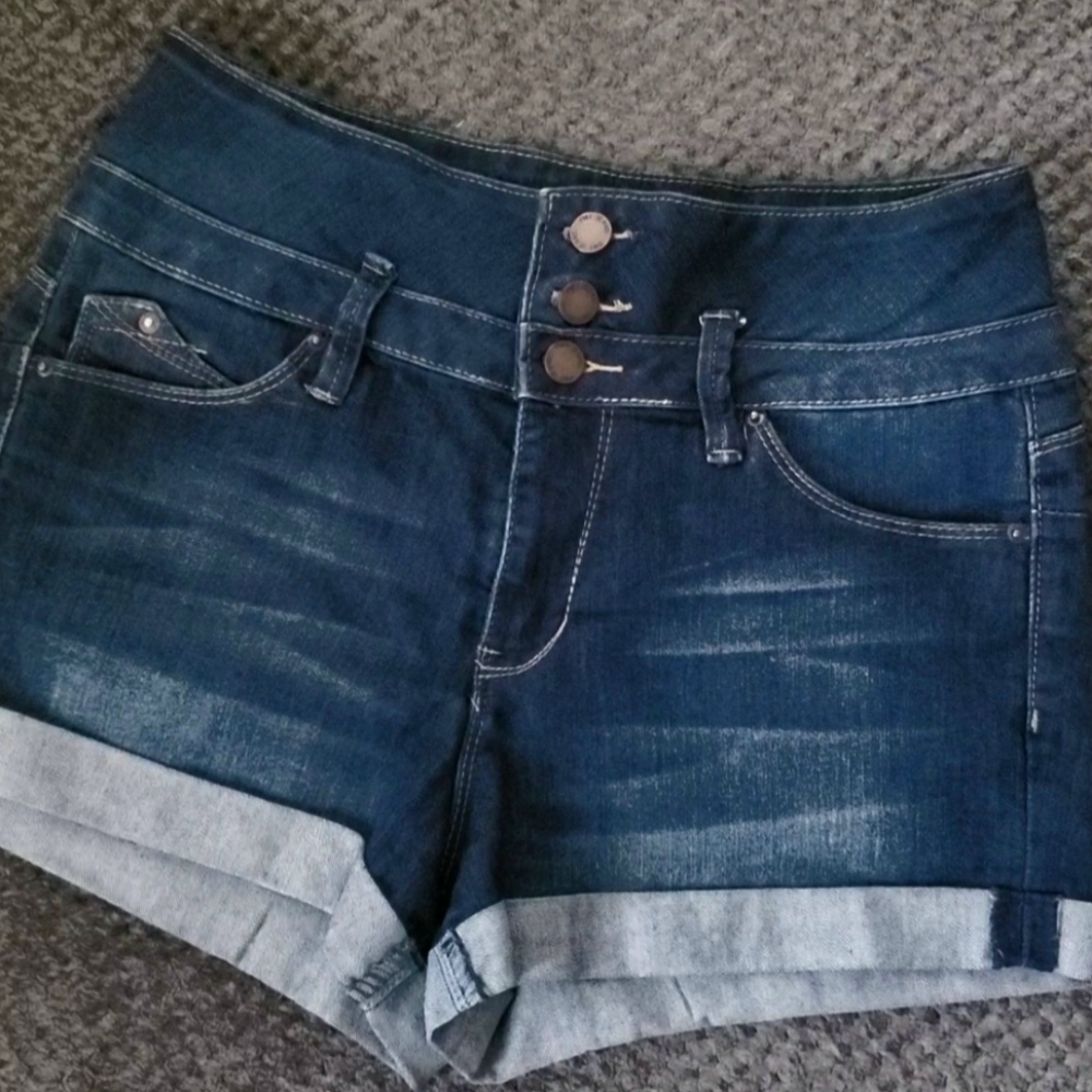 YMI Wanna Betta Butt Size 7 Shorts